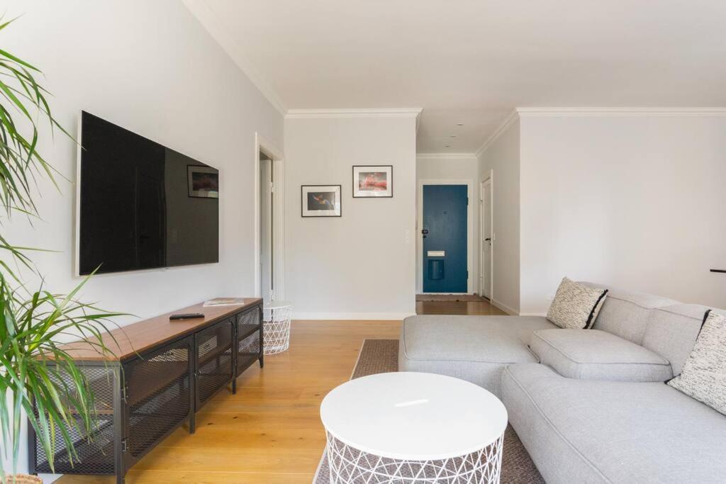 Cozy Apartment In Christianshavn W Two Balconies. København Eksteriør billede