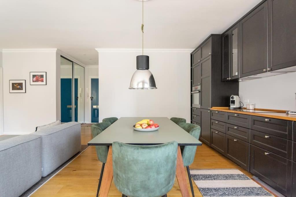 Cozy Apartment In Christianshavn W Two Balconies. København Eksteriør billede