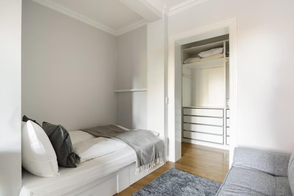 Cozy Apartment In Christianshavn W Two Balconies. København Eksteriør billede